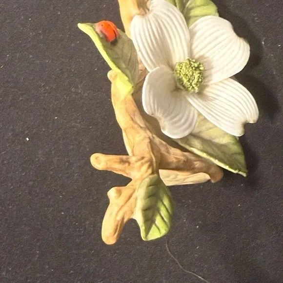 Vintage 1985 Lefton Floral Ceramic Art Piece W/White Flower/Green Leaves 4X2X2 - Picture 4 of 9